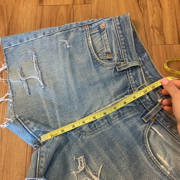Levi’s 501 Distressed High Rise Jean Shorts - Picture 6 of 6